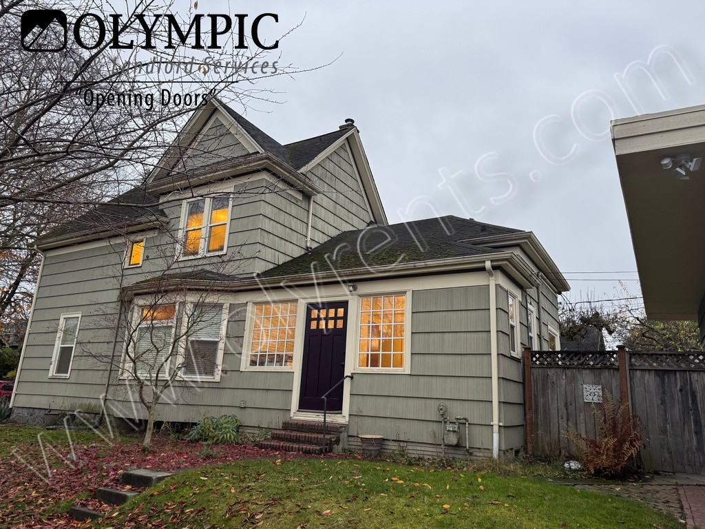1030 N Oakes St - Photo 2 of 30