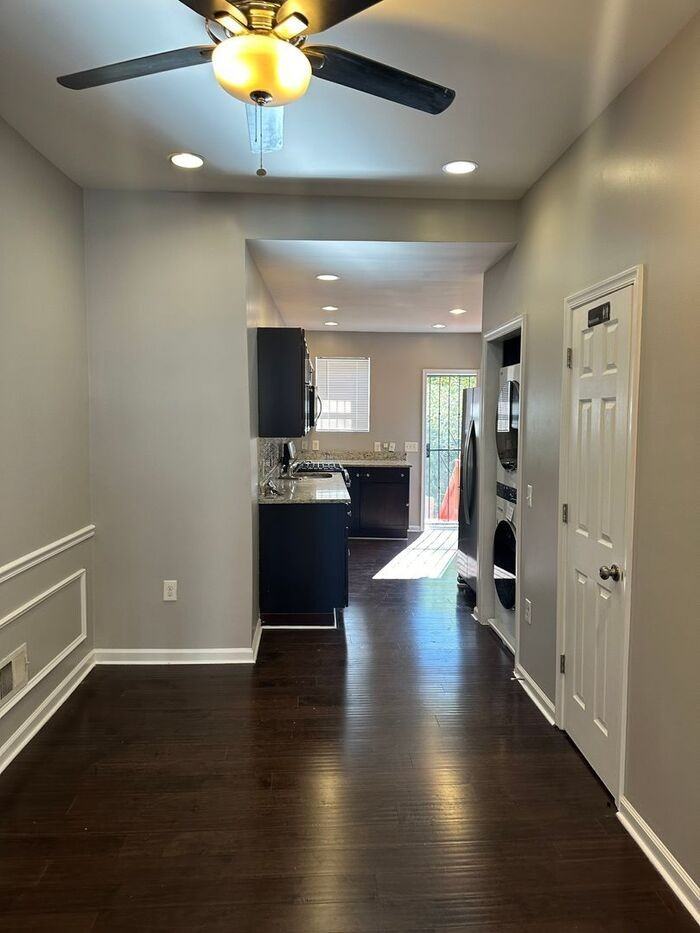 1099 W Fayette St - Photo 2 of 31