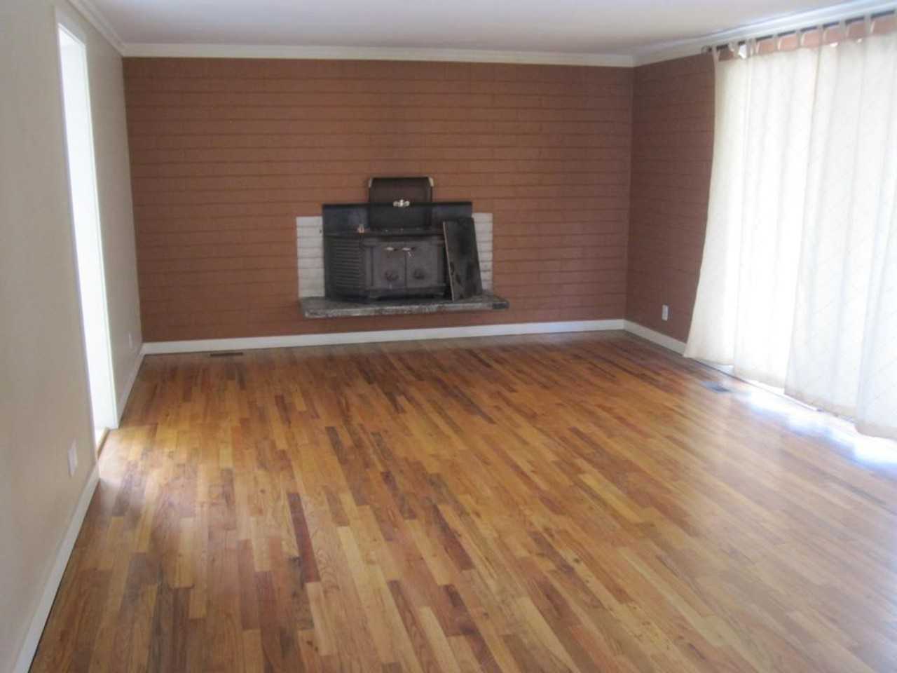 466 S 300 E - Photo 3 of 9