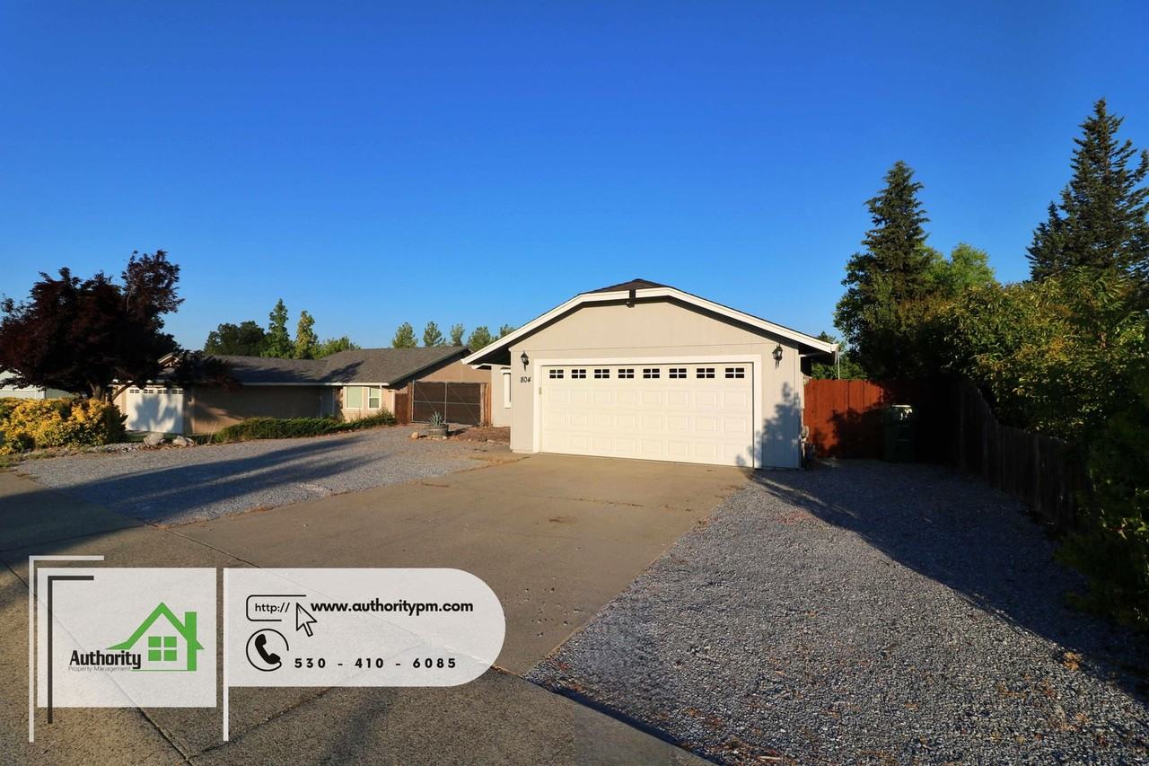 804 Springer Dr - Photo 2 of 25