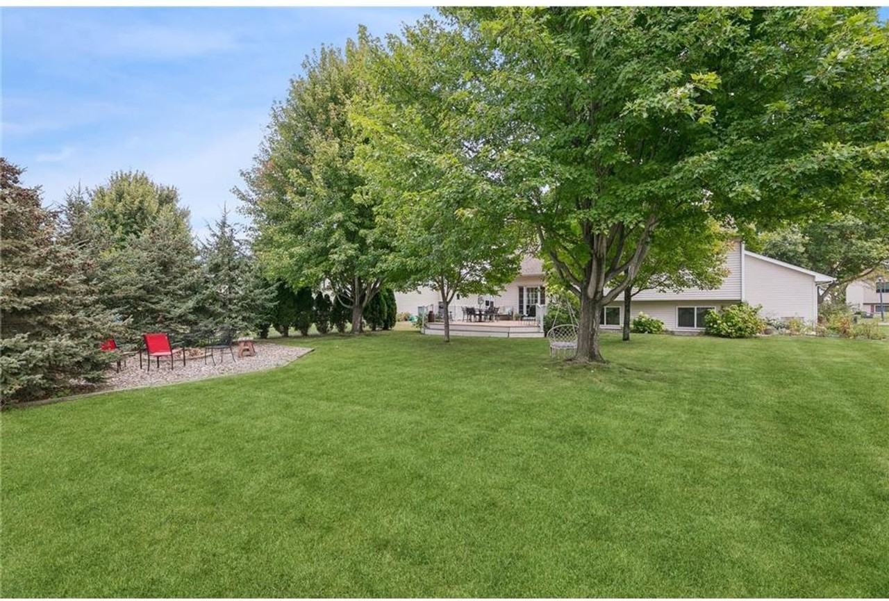 1107 Maplewood Ave Sw - Photo 2 of 15