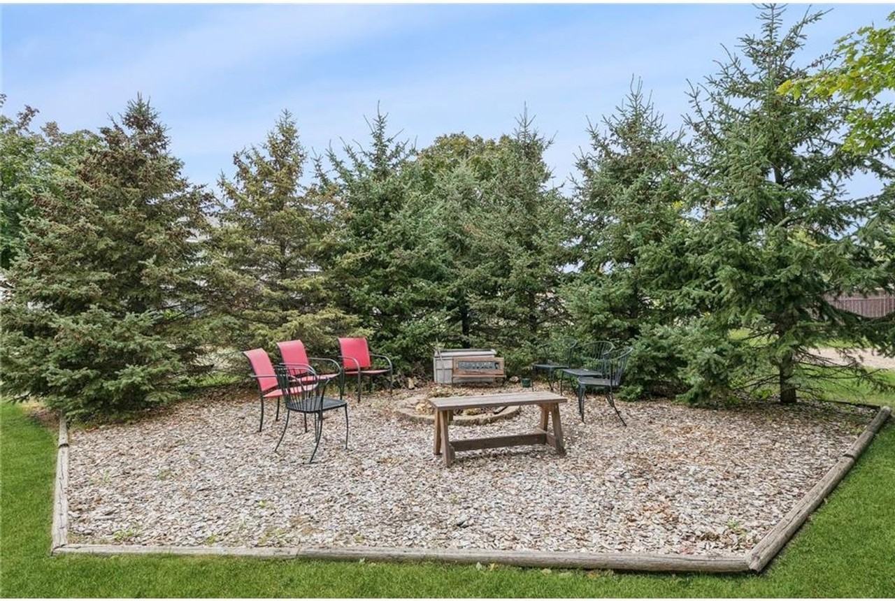 1107 Maplewood Ave Sw - Photo 3 of 15