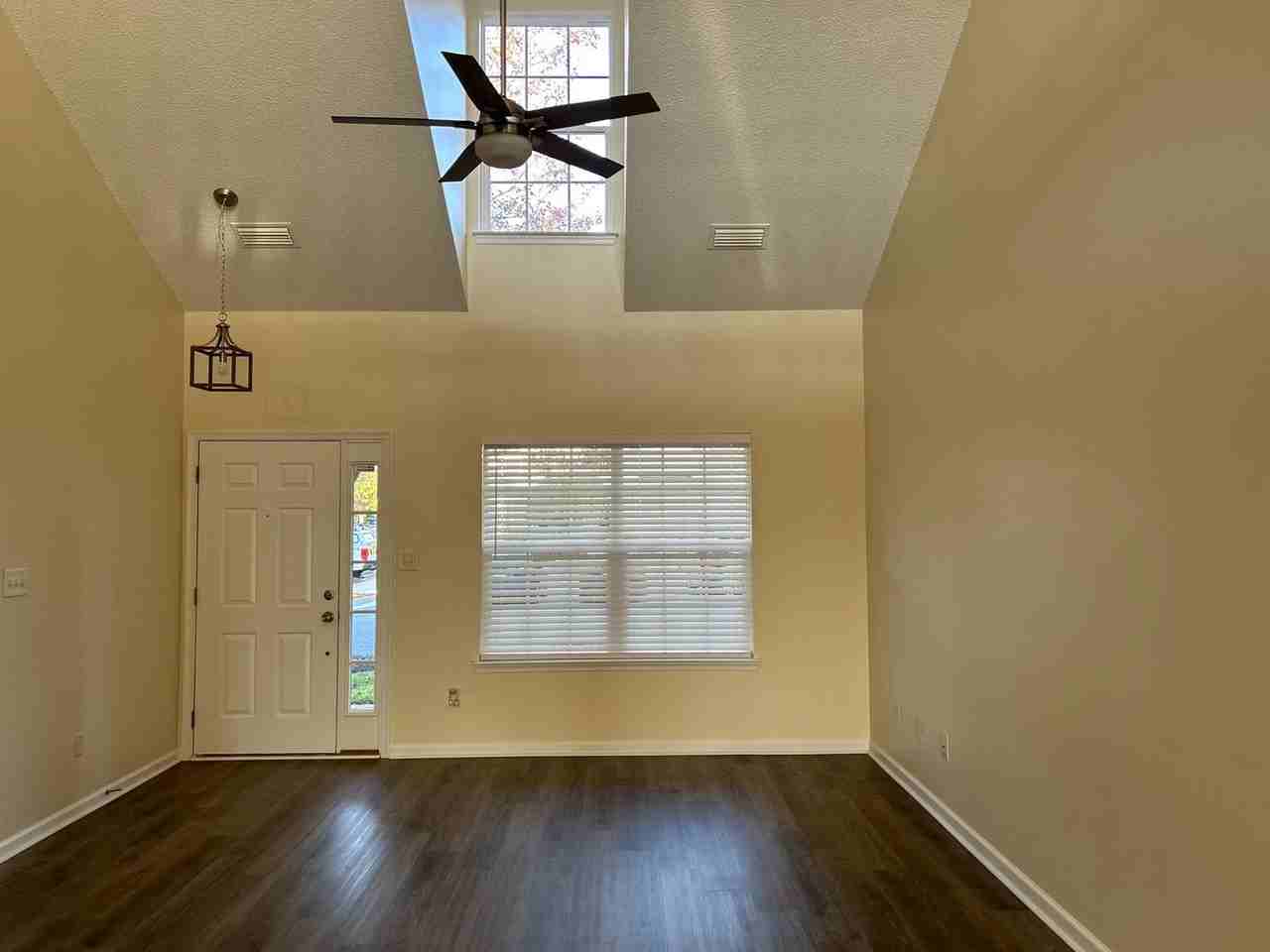 1903 Waters Edge Ln - Photo 3 of 14