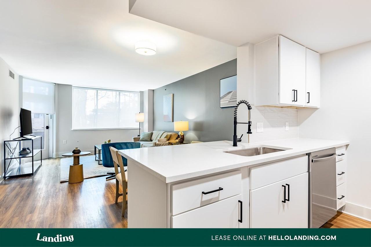 1221 South Eads St - Photo 4 of 50