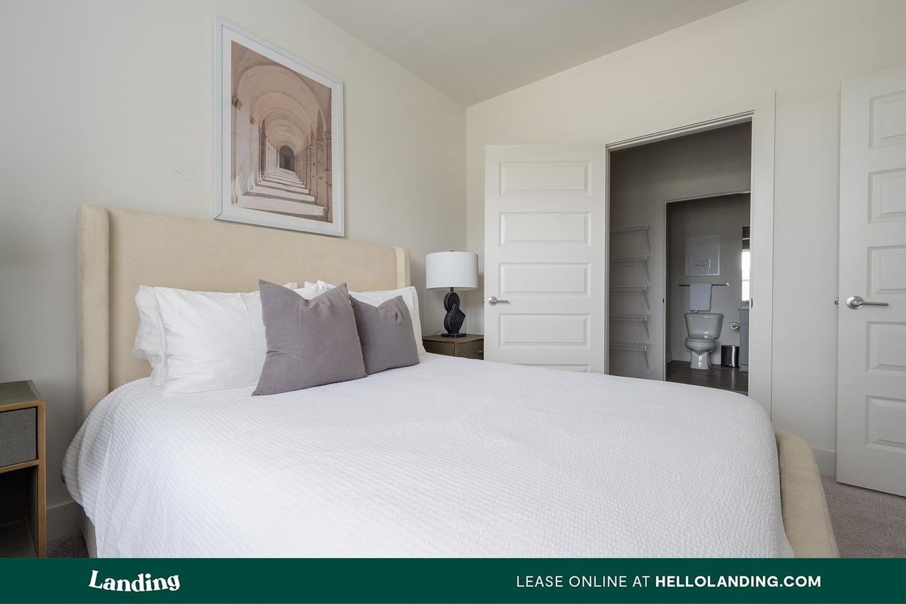 404 W 26th St - Photo 3 of 50