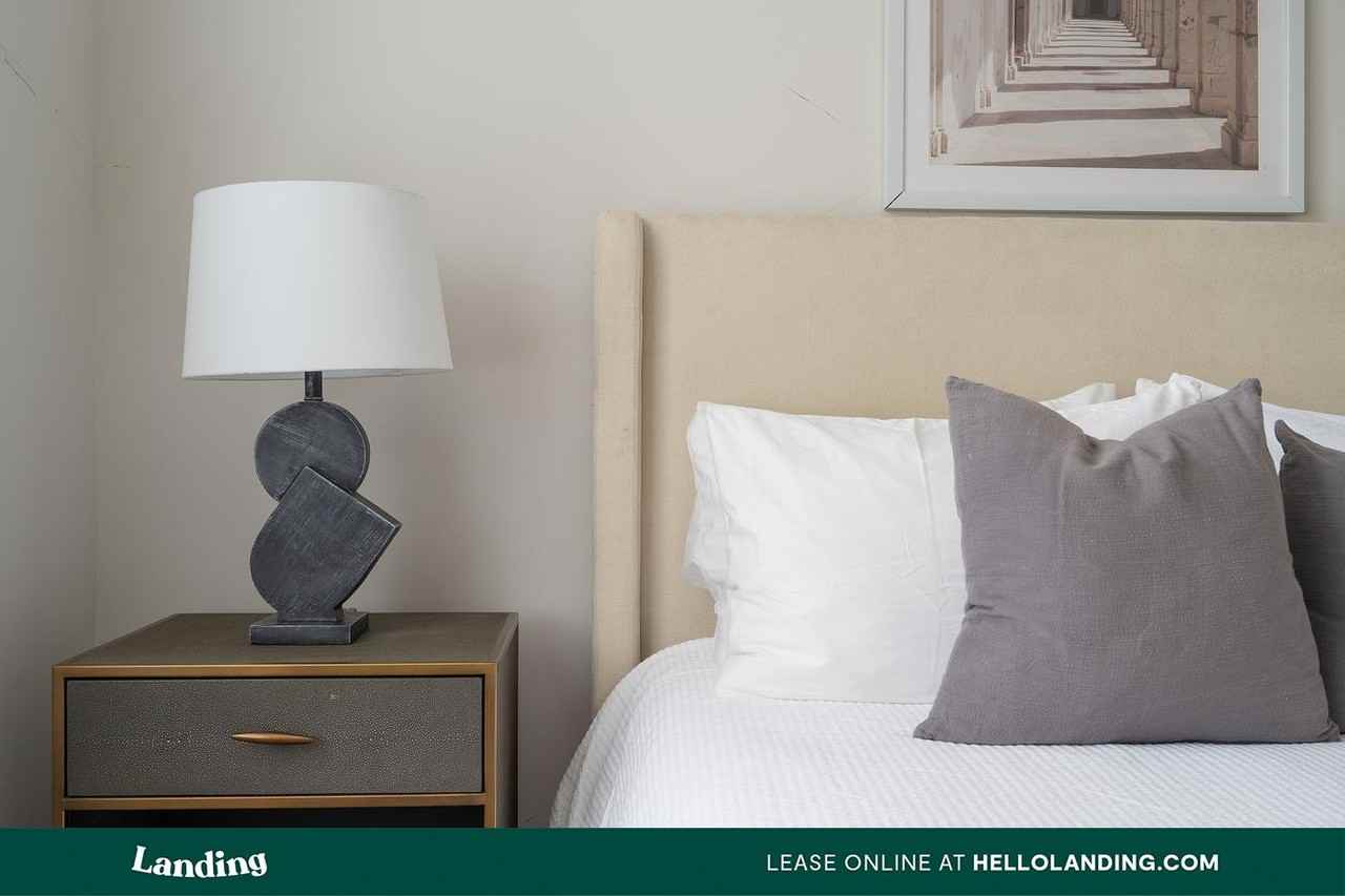 404 W 26th St - Photo 4 of 50