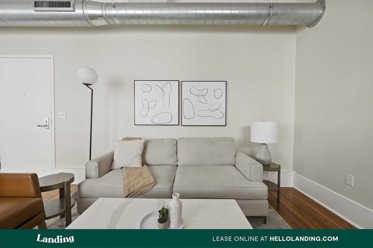 211 Union St - Photo 2 of 50