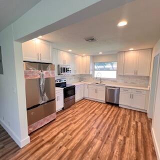 430 Northeast 37th Street - Photo 3 of 10