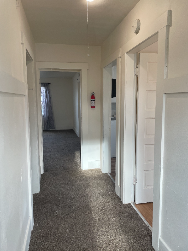 412 1/2 S Lincoln St #2 - Photo 2 of 9