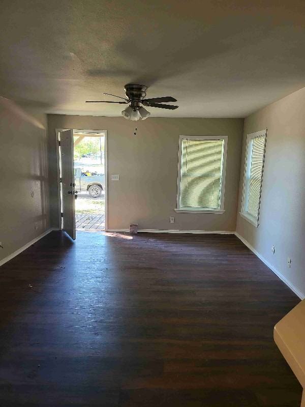 301 Orchard St - Photo 3 of 9