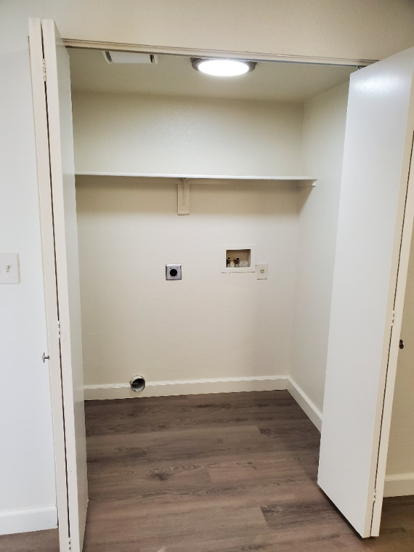 152 20th Century Blvd - Photo 3 of 10