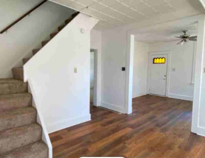 105 Maple Ave - Photo 3 of 9