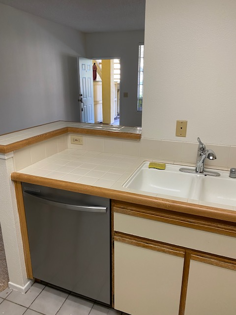 140 Alicante Aisle - Photo 3 of 15