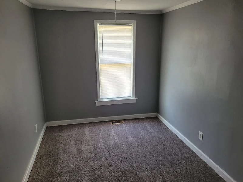 102 2nd St - Photo 6 of 8