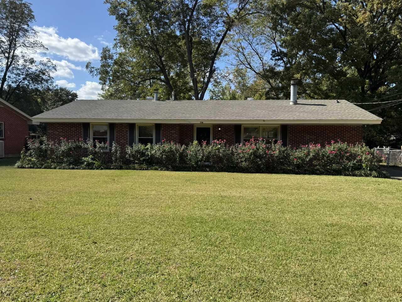 714 Avondale Rd - Photo 2 of 27