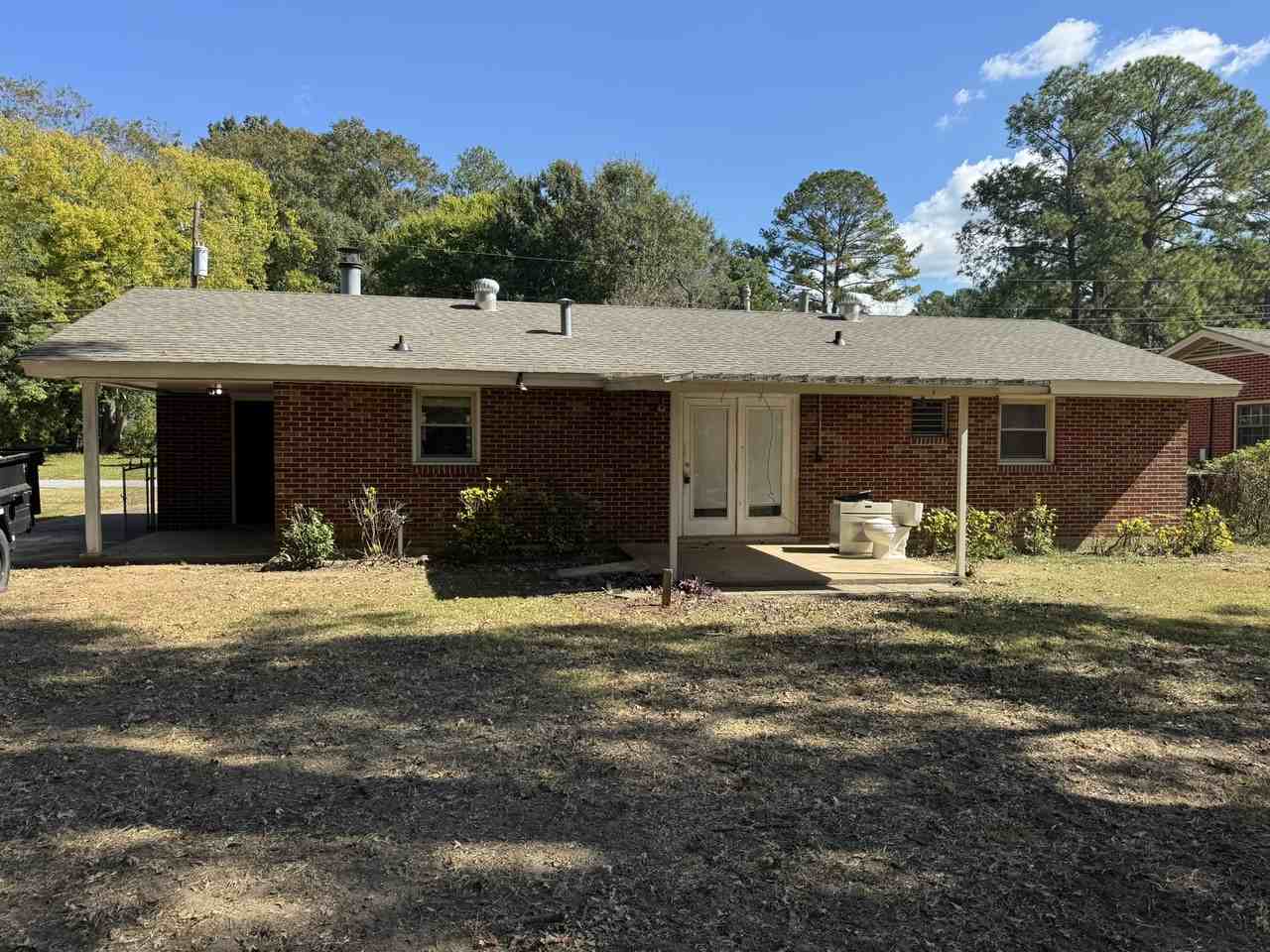 714 Avondale Rd - Photo 3 of 27