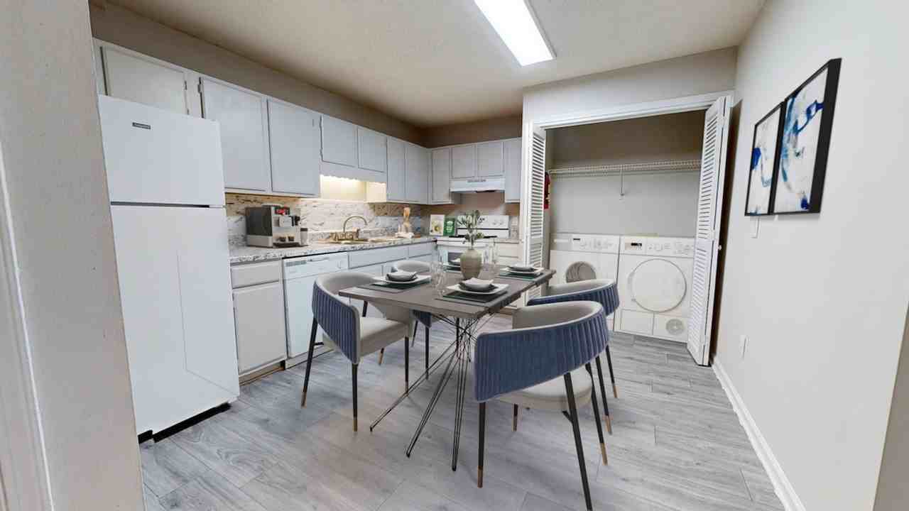 Valley Square Apartments - Photo 6 of 17