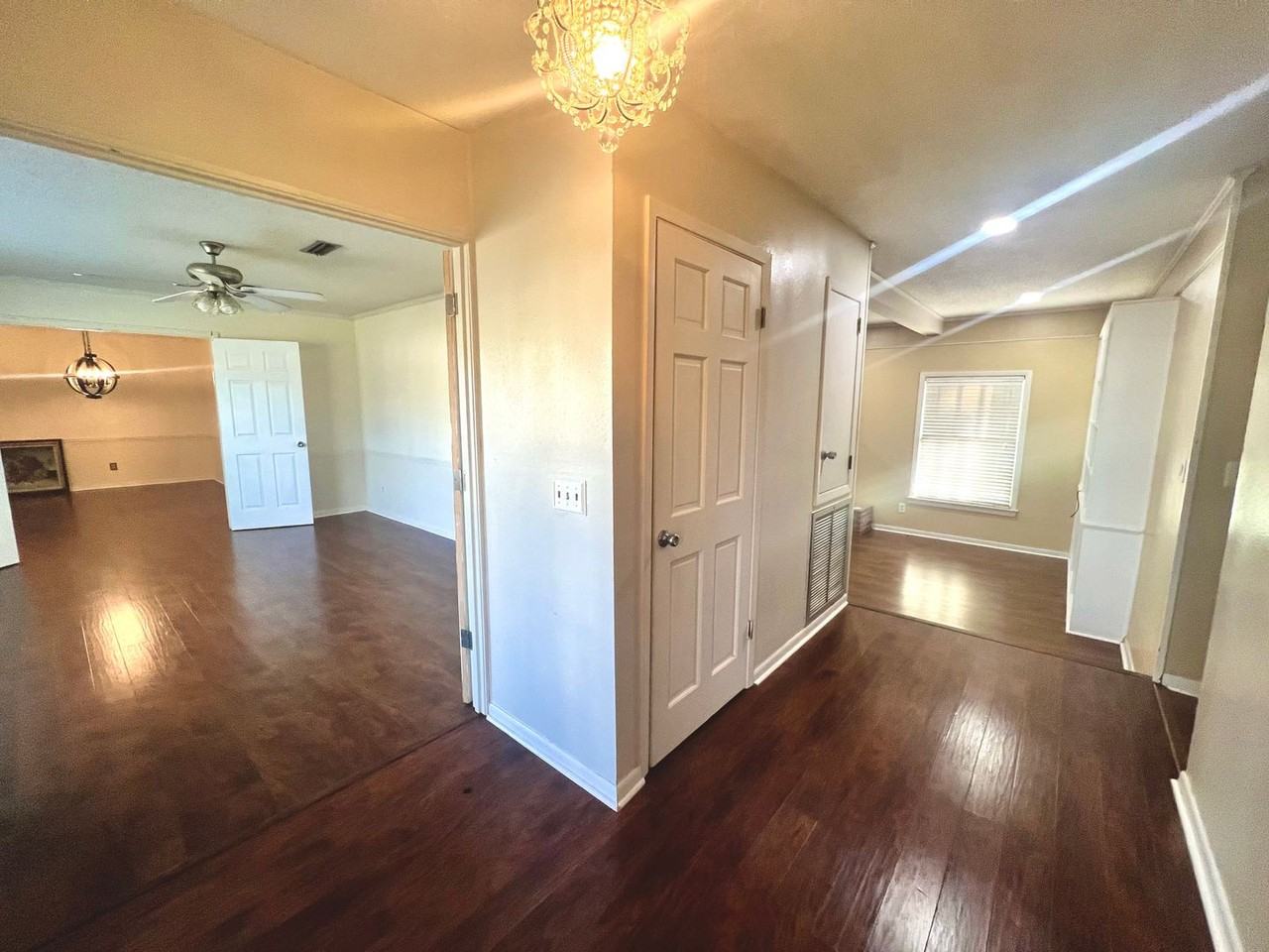 107 Hampton Ave - Photo 2 of 14