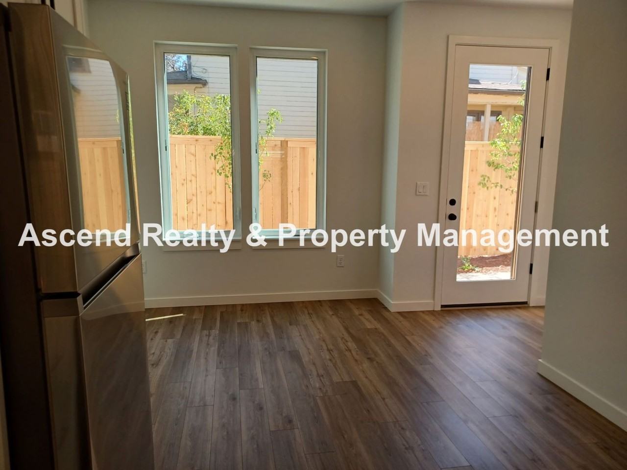 5311 Ne 14th Pl - Photo 2 of 28