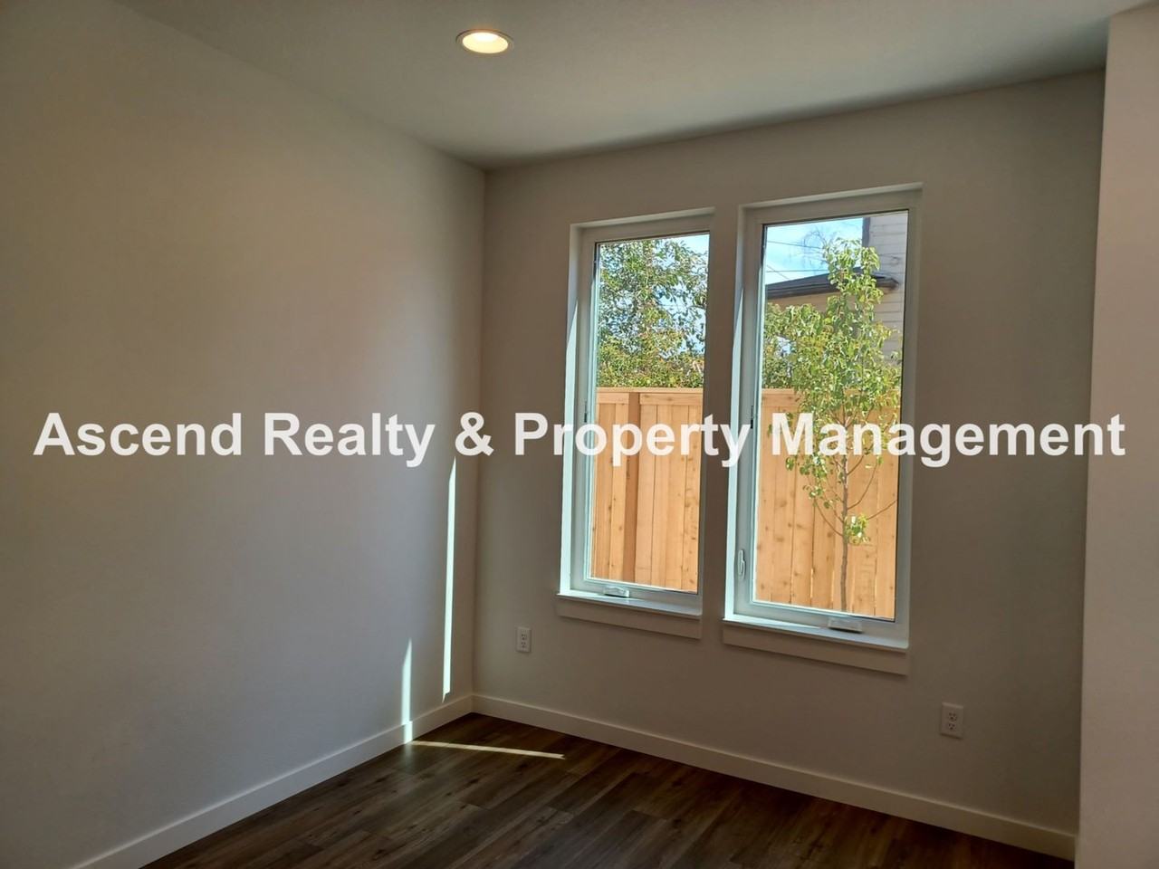 5311 Ne 14th Pl - Photo 3 of 28