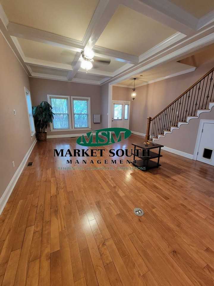 518 W 37th St - Photo 2 of 23