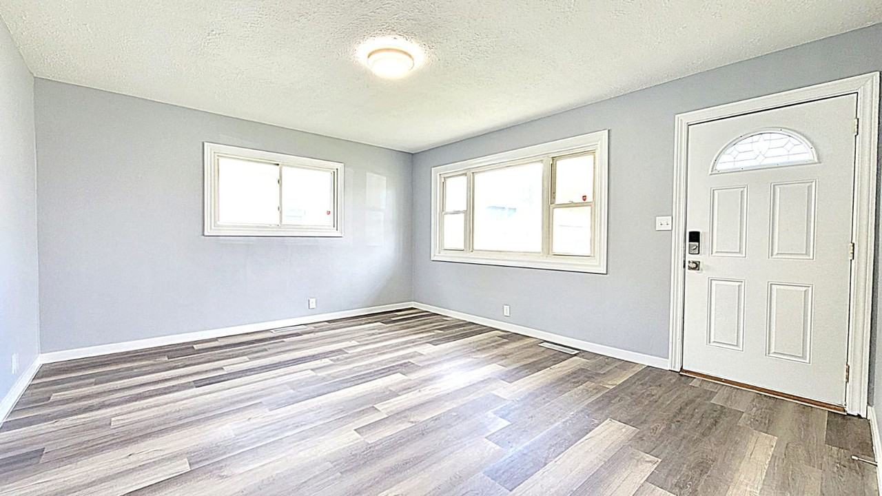 805 Reddick St - Photo 4 of 18