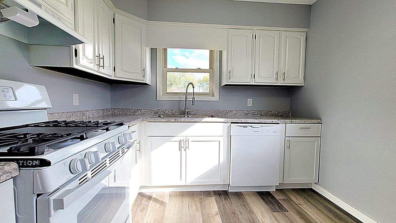805 Reddick St - Photo 6 of 18