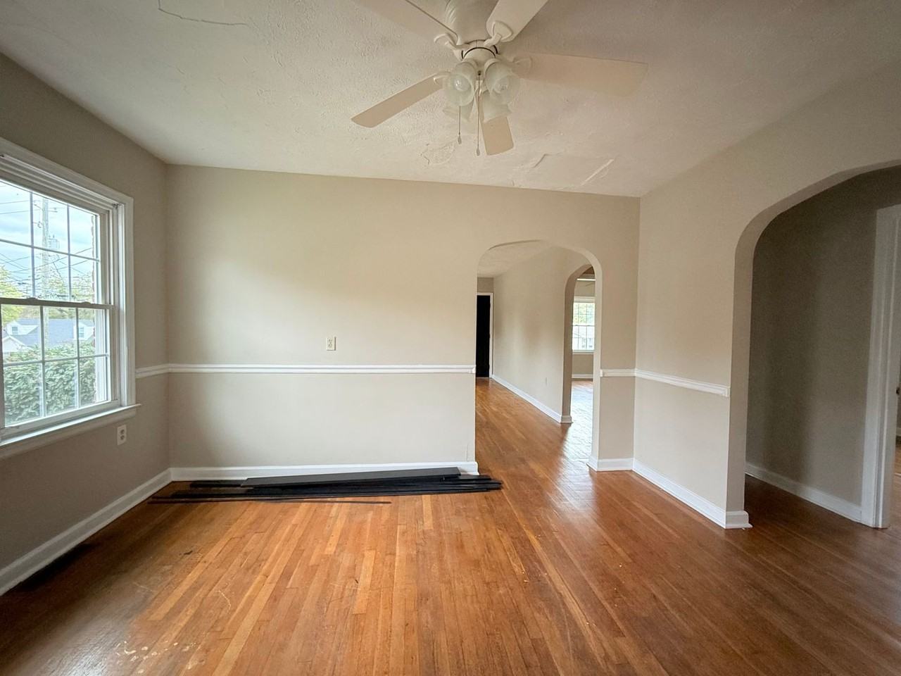 112 Bellevue Dr - Photo 3 of 8