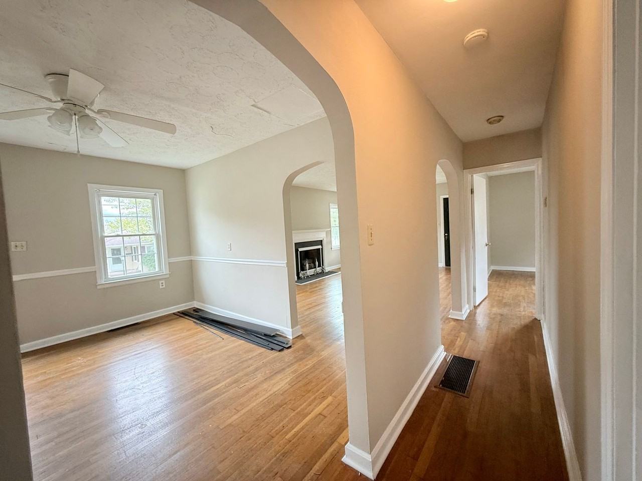 112 Bellevue Dr - Photo 4 of 8