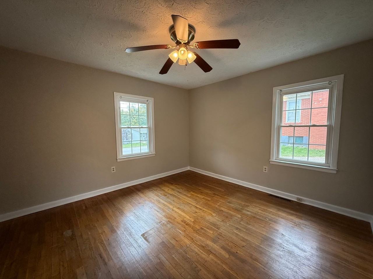 112 Bellevue Dr - Photo 7 of 8