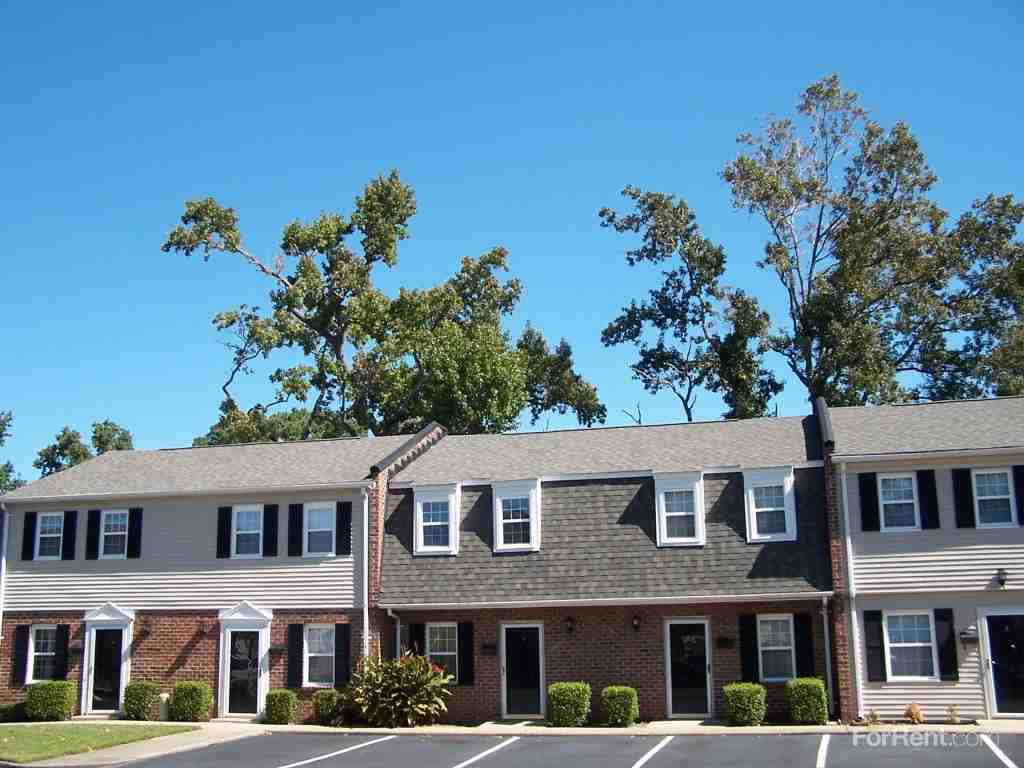 Crossroads Townhomes - Photo 3 of 9