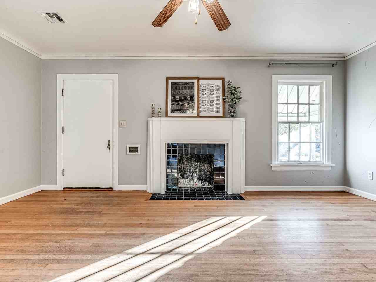 2237 Nw 29th St - Photo 3 of 32