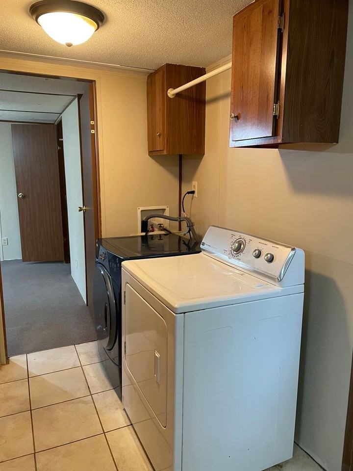 169 Cloverleaf Ln - Photo 2 of 18