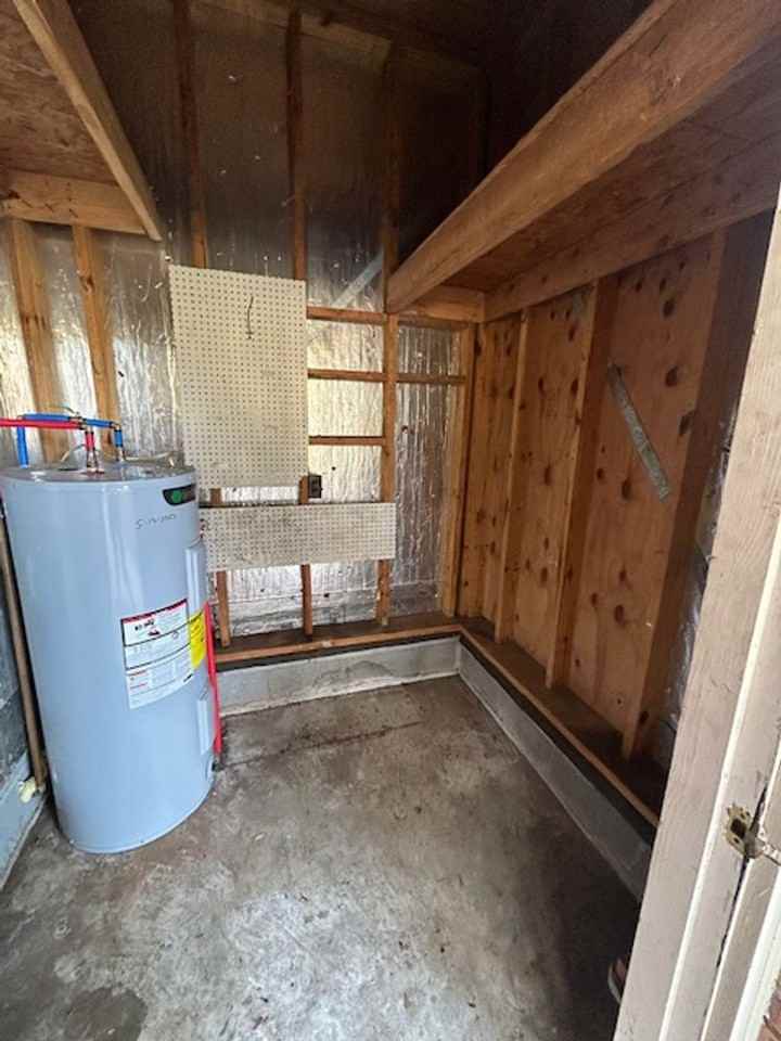 1006 Butler Mill Rd - Photo 2 of 19