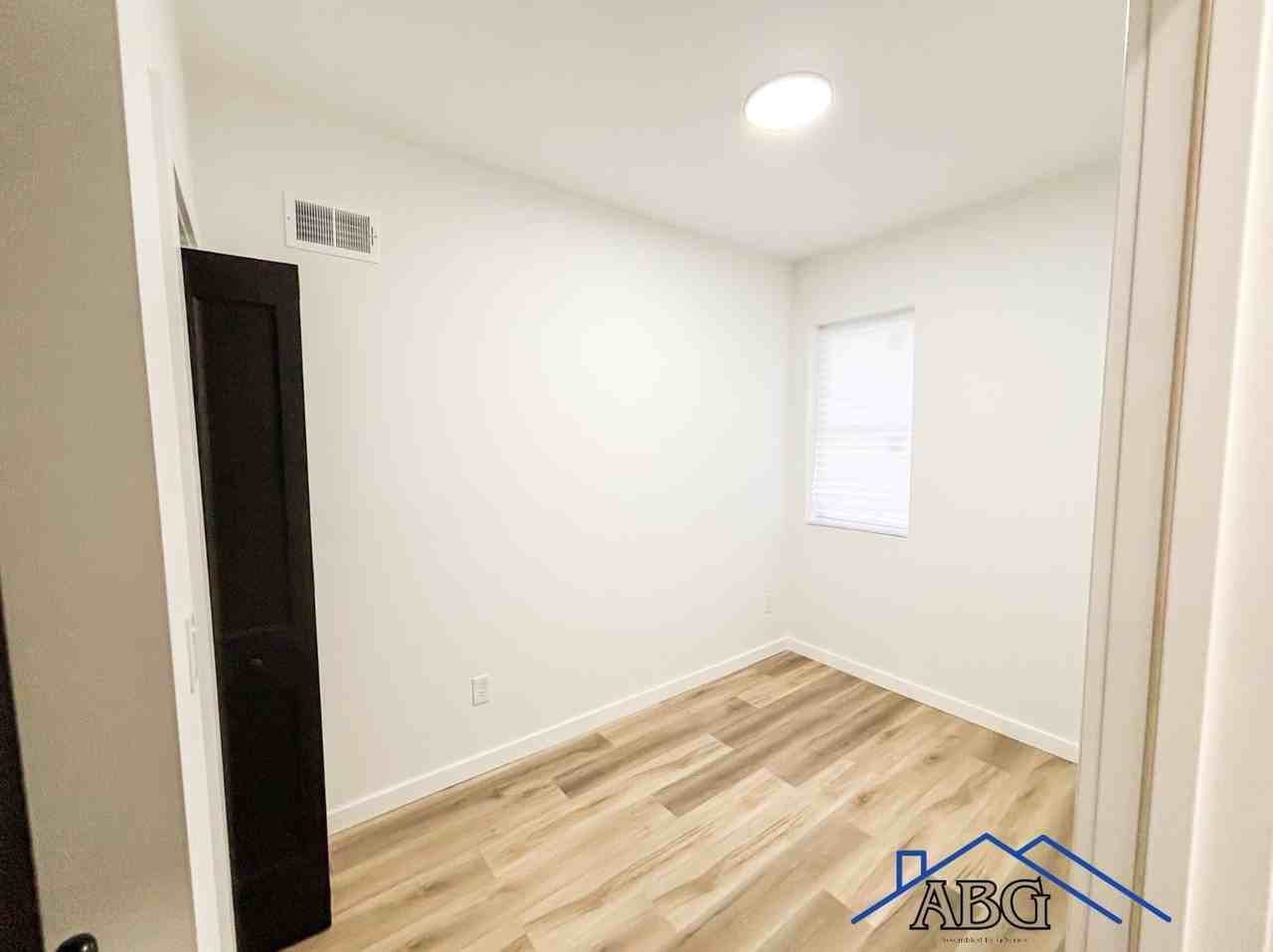 1716 Belfield Ave #1 - Photo 3 of 11