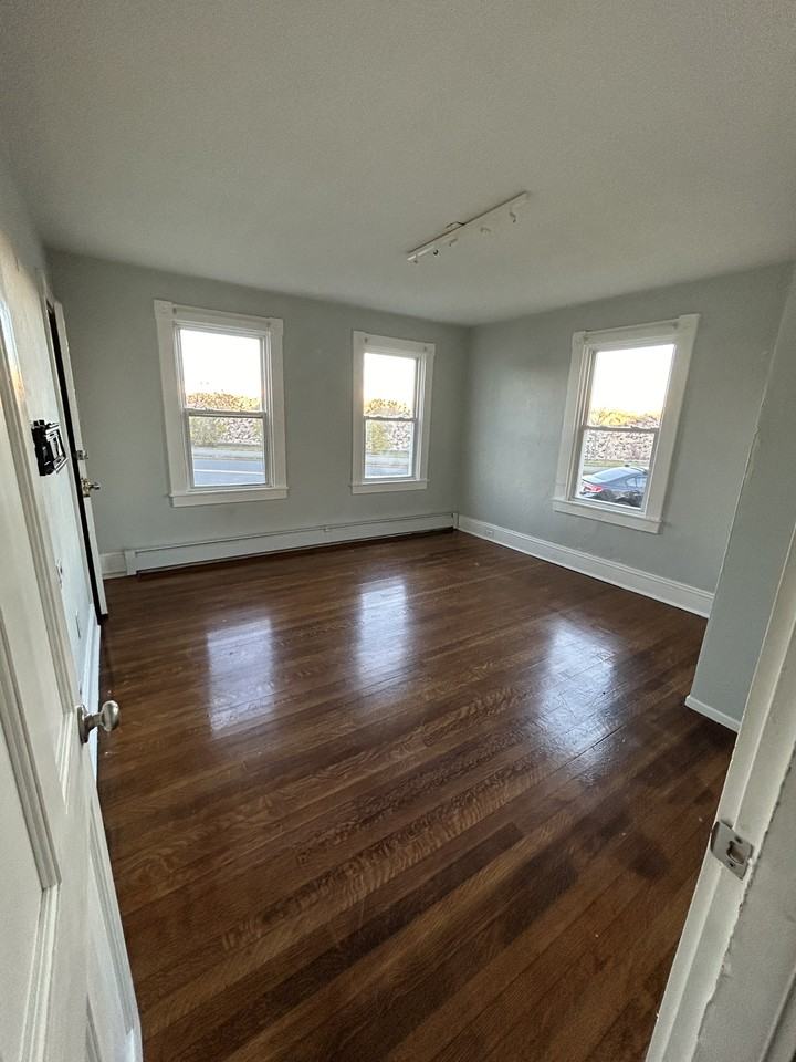 1743 E Rodney French Blvd #1 - Photo 2 of 8