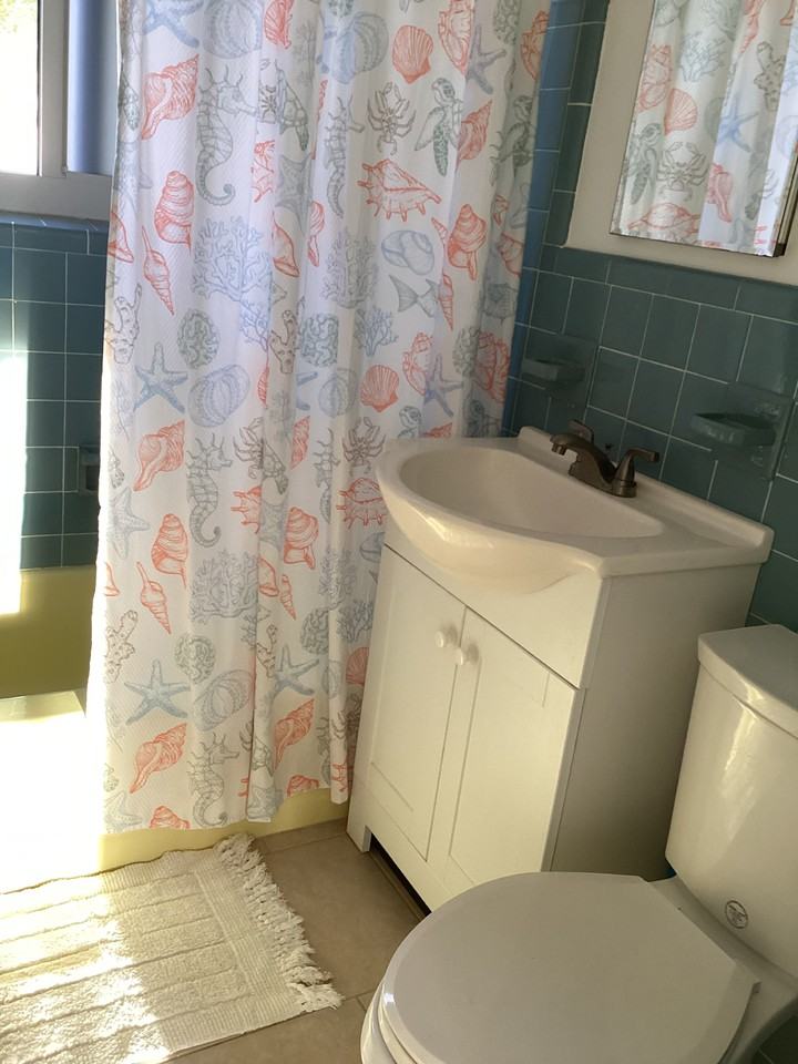 1040 Se 14th Pl #12C - Photo 5 of 9