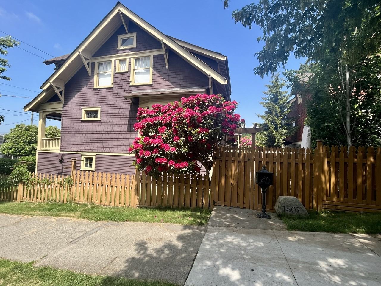 1507 Kitchener Street - Photo 2 of 16