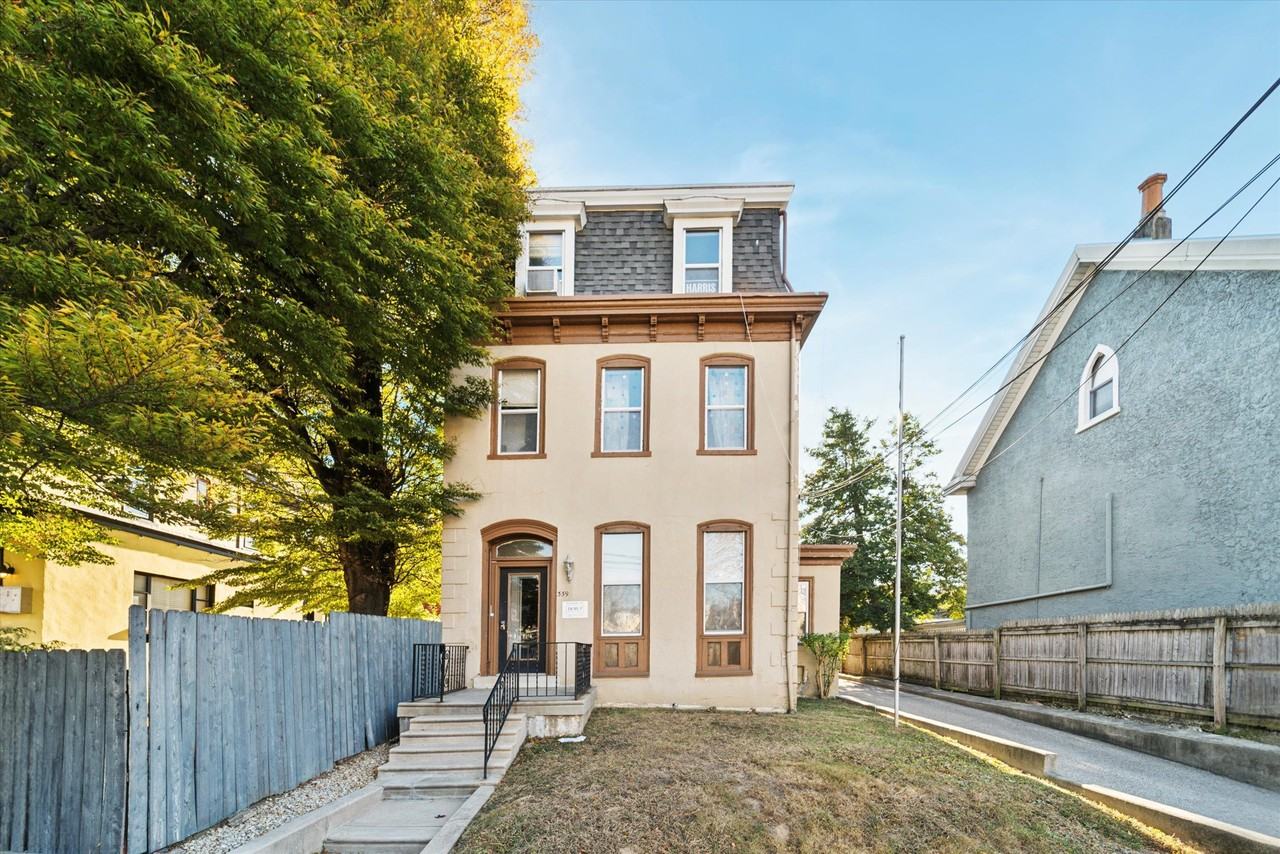 359 Lyceum Ave - Photo 2 of 18