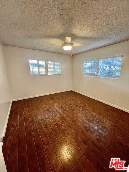 4160 Lincoln Ave - Photo 3 of 8