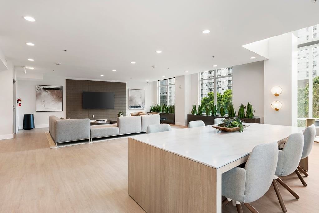 Vantage Pointe - Photo 4 of 50