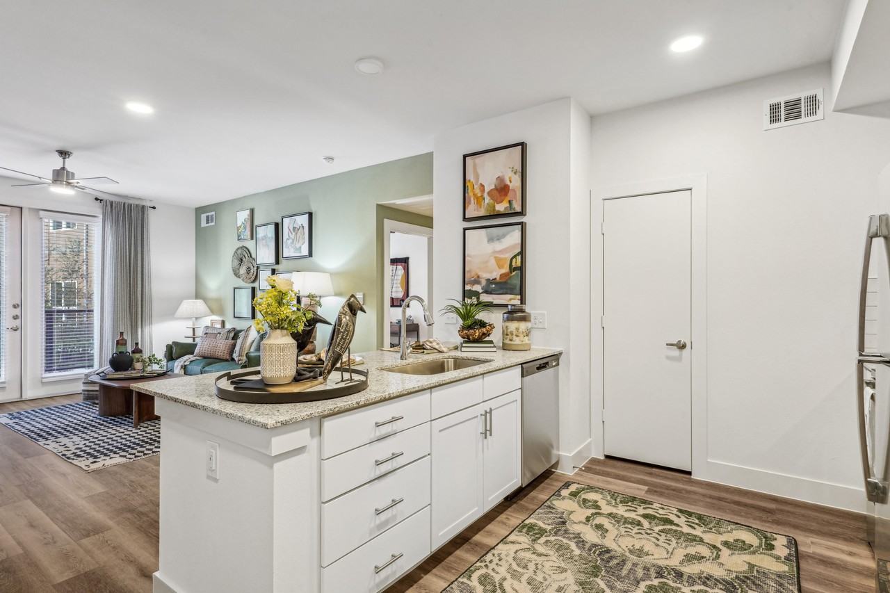 Heritage McKinney Square - Photo 4 of 35