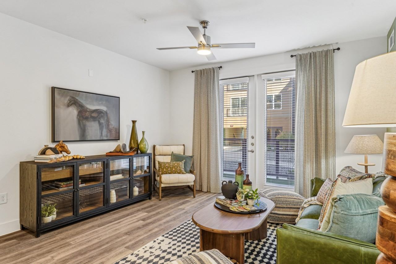 Heritage McKinney Square - Photo 5 of 35