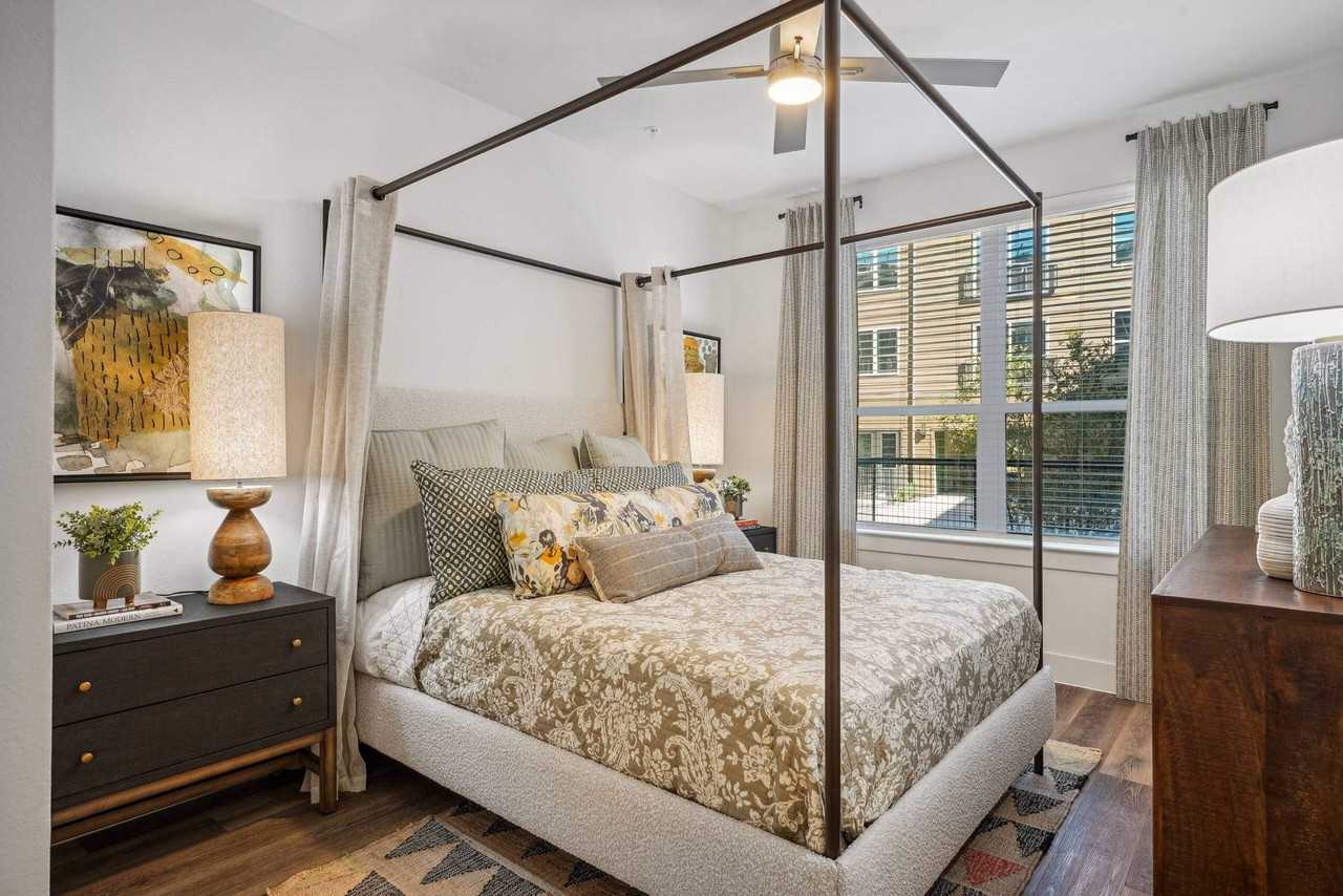 Heritage McKinney Square - Photo 6 of 35