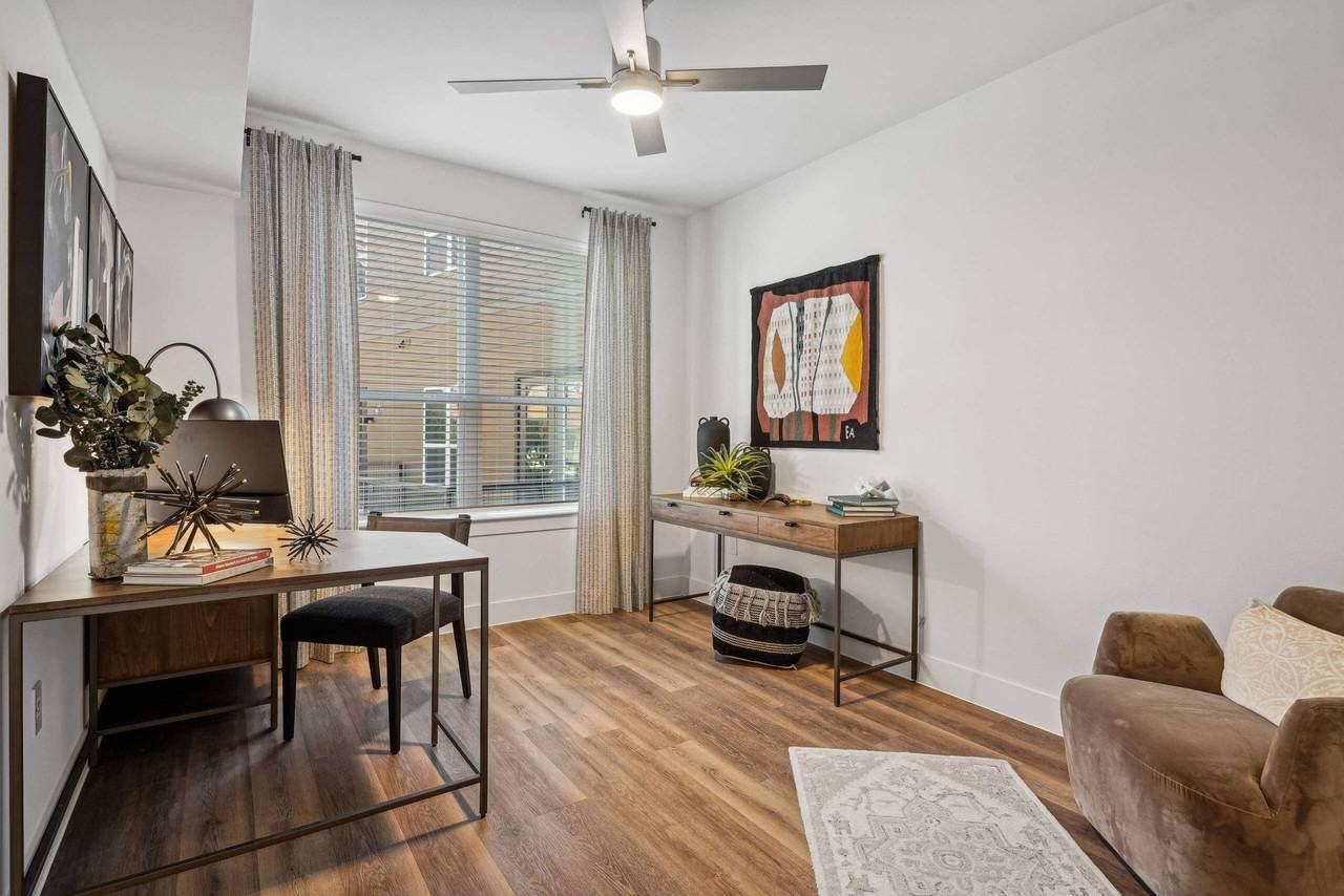 Heritage McKinney Square - Photo 7 of 35