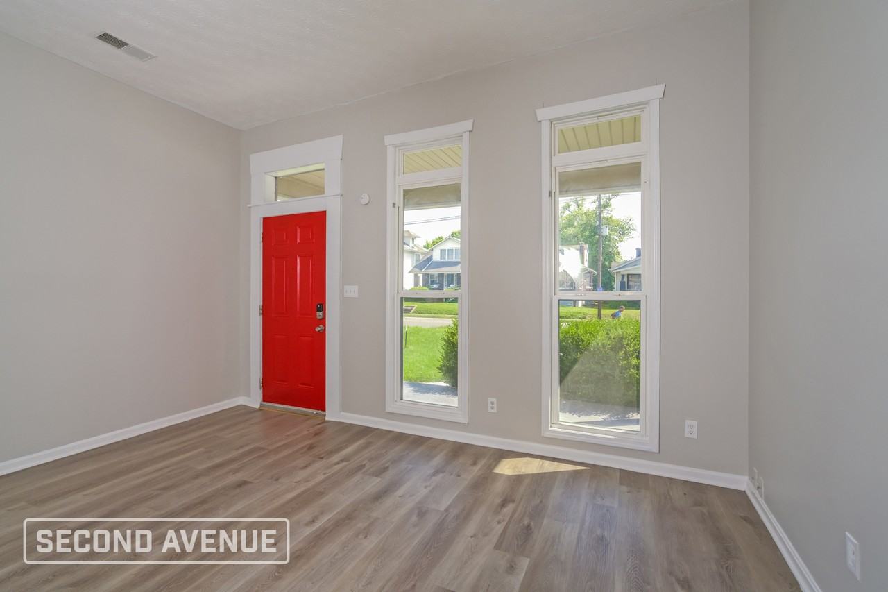 4521 W Market St - Photo 4 of 21