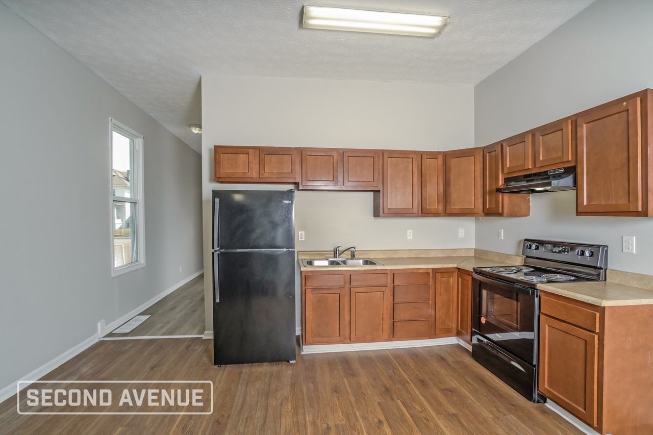 4521 W Market St - Photo 5 of 21
