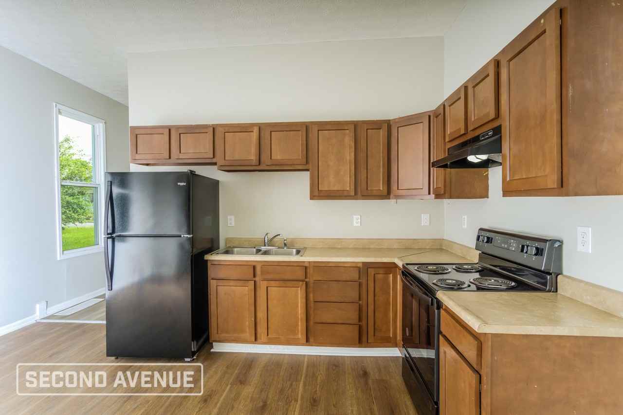 4521 W Market St - Photo 6 of 21