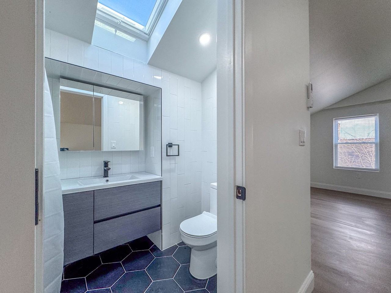 Zillow - Photo 3 of 50