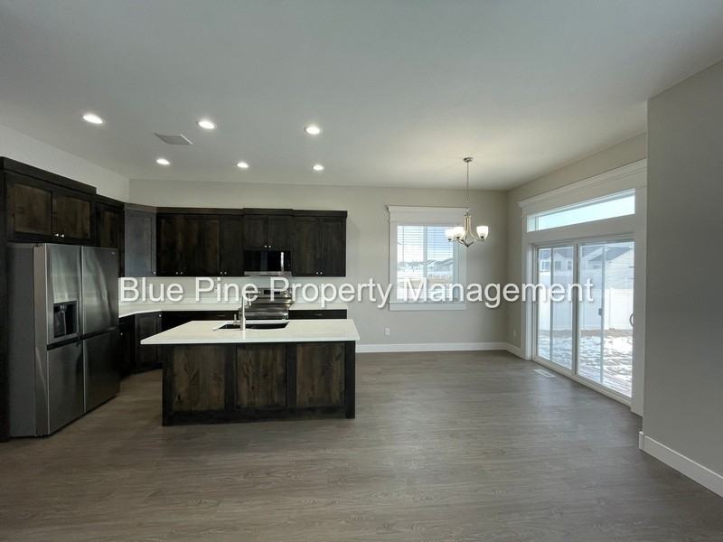 6047 S Cedarwood Ln - Photo 3 of 20